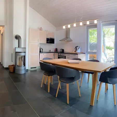 Feriehus Wiesengefluester E7 Mit Sauna, Kamin, Garten Und Mueritznaehe Röbel